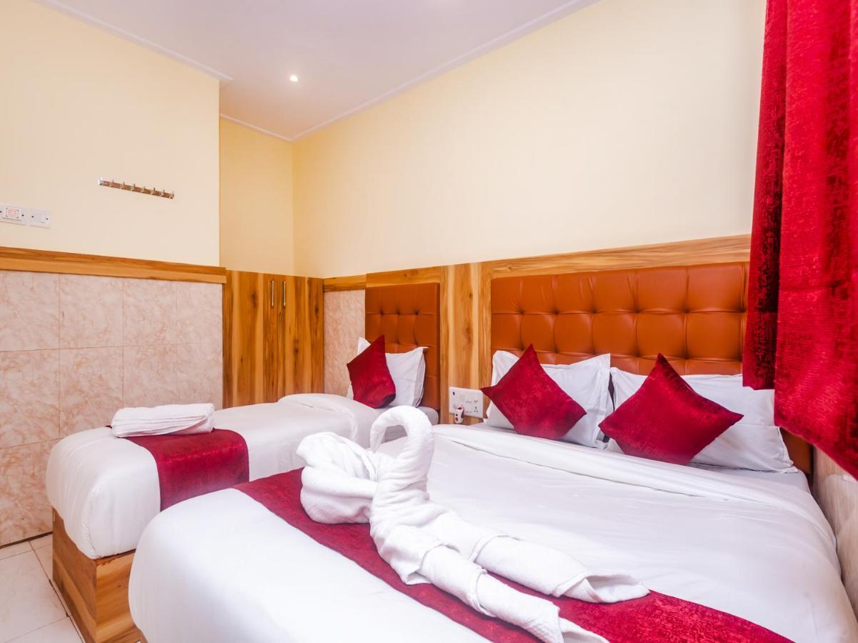 Aman Hotel Near Cst Bombaj Zewnętrze zdjęcie
